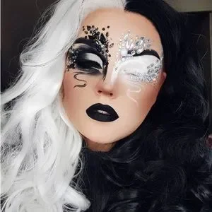 Fashiondeityshair | Hair | 24 Blackwhite Split Dye Body Wave  display picture 1